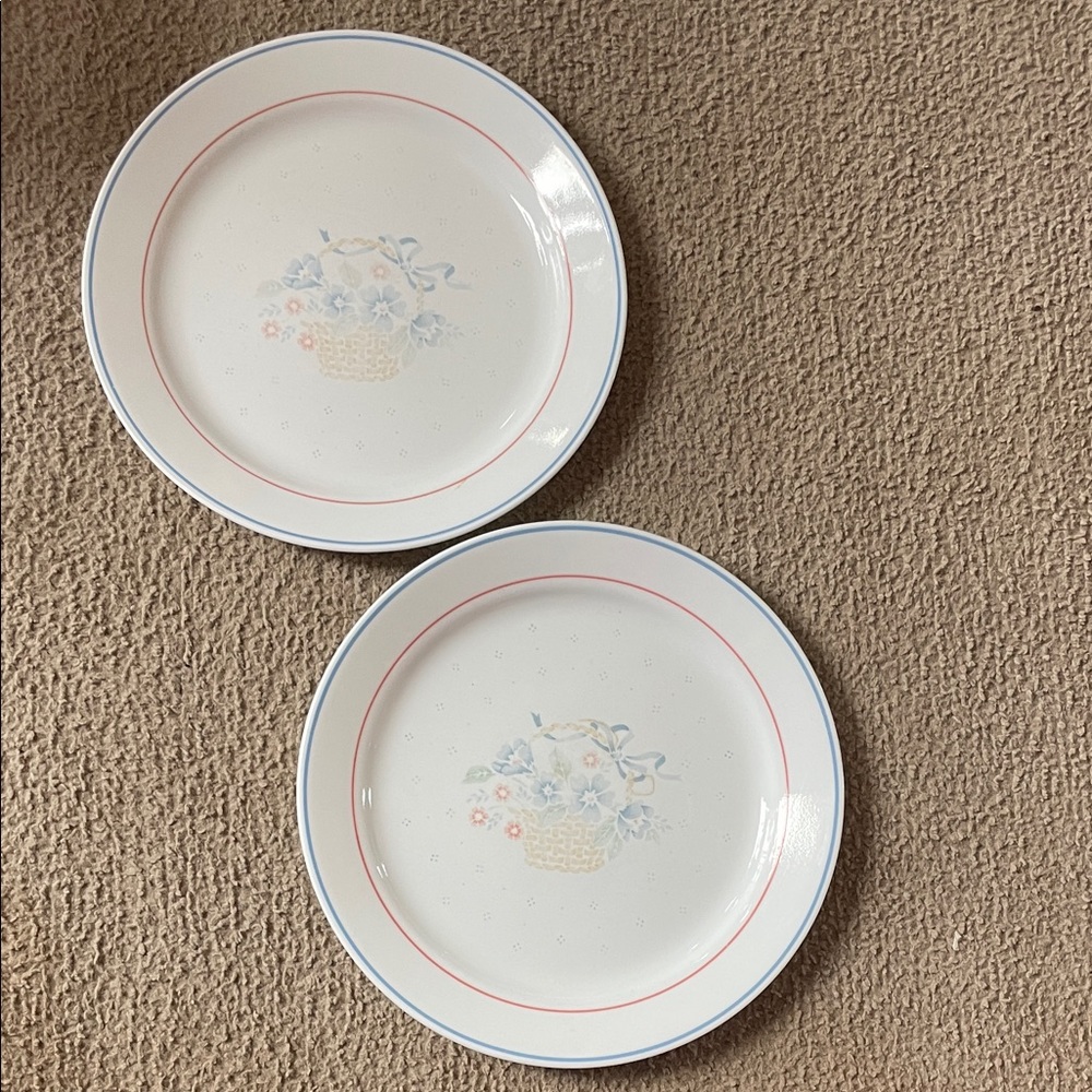 Corelle Flower Patterned Dinner Plates - White and Blue